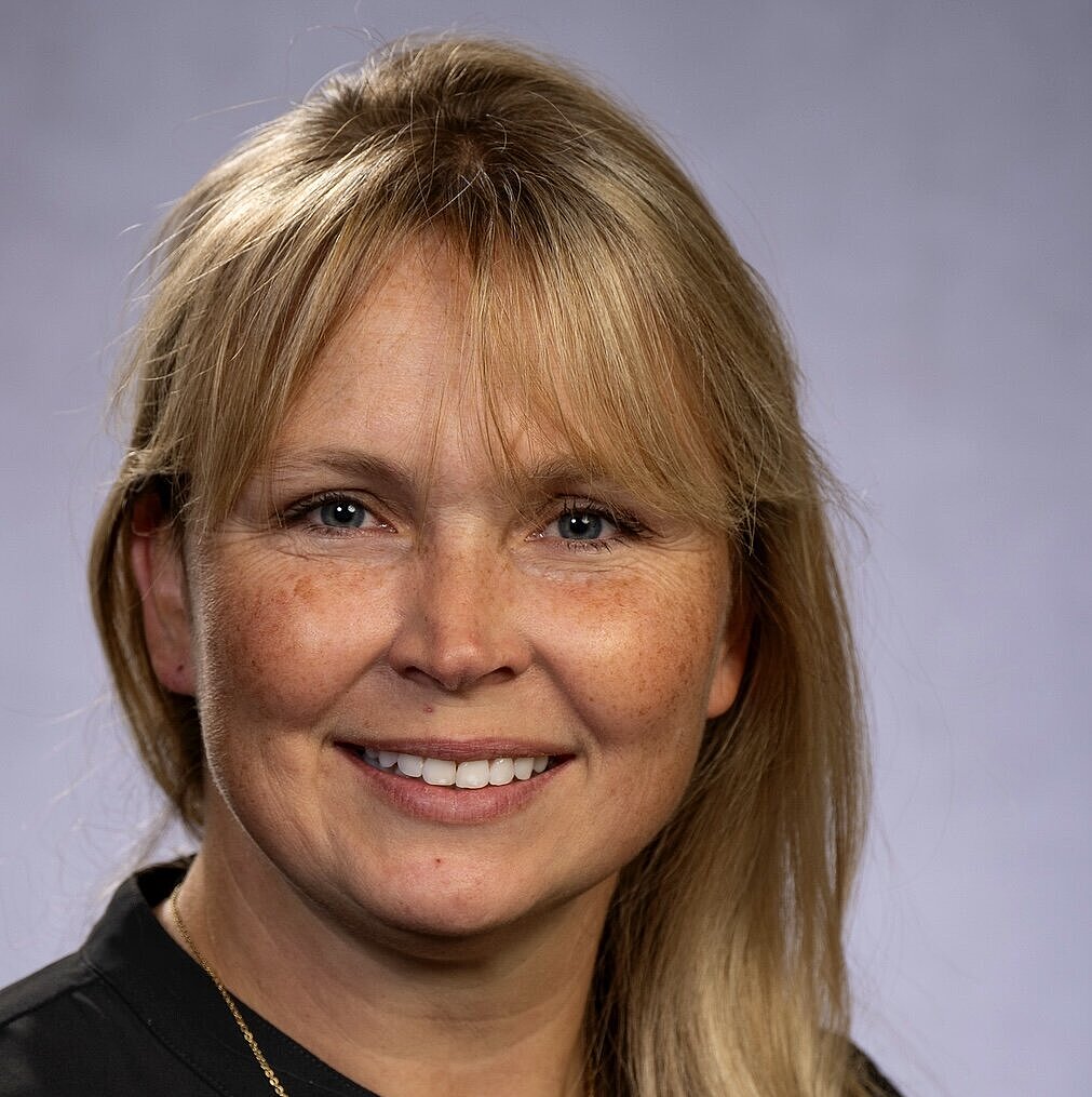Visiting professor Anne Lemnitzer On the picture you can see the portrait of visiting professor Anne Lemnitzer